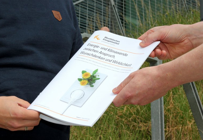 PB: Übergabe der gedruckten Version des Positionspapiers