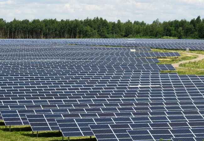 PB: ENVIRIA sichert sich Partner für 500 MWp Solar-Pipeline in Deutschland / © Capcora