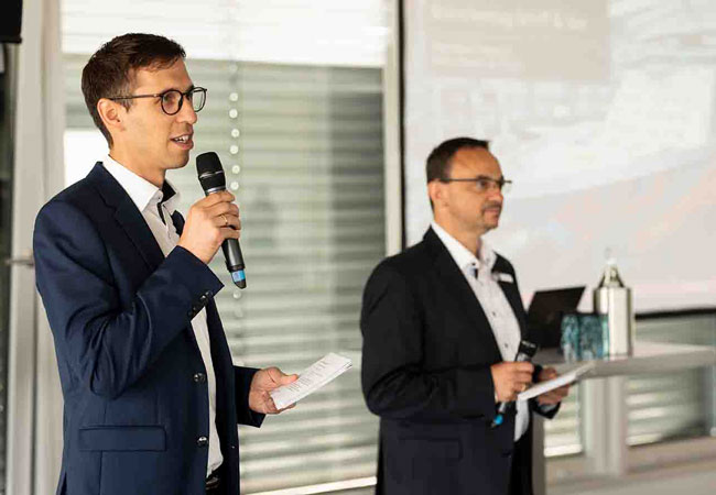 PB: Standardisierung und Datendurchgängigkeit standen im Fokus der Vorträge, durch die die Moderatoren Karsten Wehlauer, Key Account Manager Maritim und Hendrik Lehmann, Vertical Market Management Maritime bei Rittal, führten.