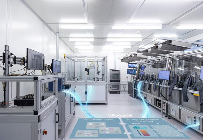 PB: ViPro-System mit Kommunikationsschnittstellen zu virtuellen Simulationsmodellen und realen Anlagensteuerungen. / © Rainer Bez / Quelle: Fraunhofer IPA