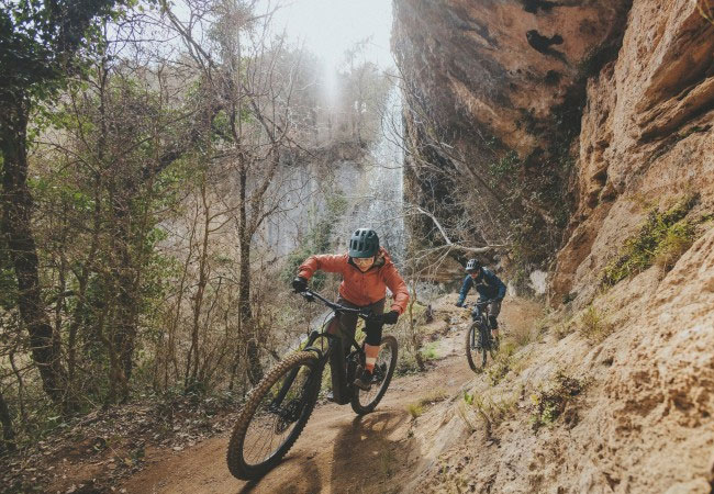 PB: Mit dem neuen Modus ABS Trail, der Hill-Hold-Funktion und anderen neuen Produkten und Features sorgt Bosch eBike Systems für noch mehr Fahrspaß auf dem Trail.