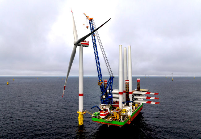 PB: Strom an: Erste Turbine im RWE-Windpark Kaskasi in der deutschen Nordsee in Betrieb genommen: Bildrechte: RWE / Fotograf: Matthias Ibeler