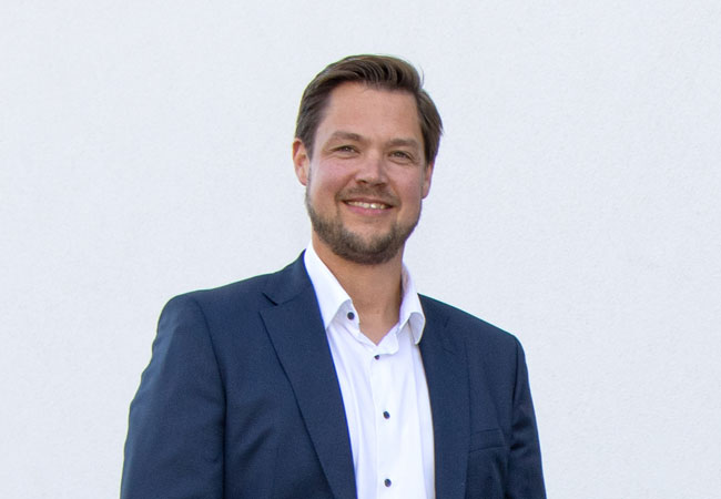 PB: Die Geschäftsführung der Koehler Renewable Energy GmbH wird durch Dr. Philipp Hill erweitert. / Bildrechte: Koehler-Gruppe