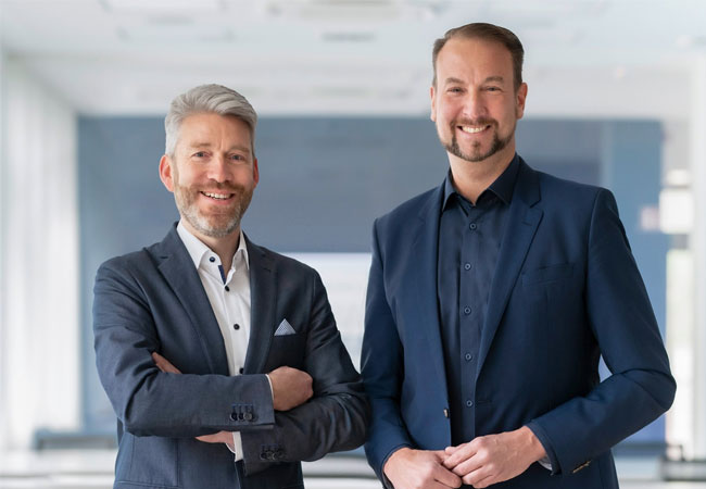 PB: Prof. Christian Doetsch (links) und Prof. Manfred Renner leiten ab August 2022 als Doppelspitze das Fraunhofer-Institut für Umwelt-, Sicherheits- und Energietechnik UMSICHT. / © Fraunhofer UMSICHT/Mike Henning