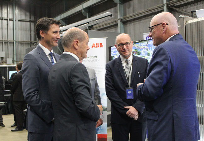 PB: Die Unterzeichnung folgt auf die Präsentation ihrer grünen Wasserstofftechnologien durch die beiden Unternehmen auf der German-Canadian Atlantic Renewable Hydrogen Expo am 23. August 2022 in Stephenville, Neufundland, an der der kanadische Premierminister Justin Trudeau und der deutsche Bundeskanzler*in Olaf Scholz teilnahmen.
