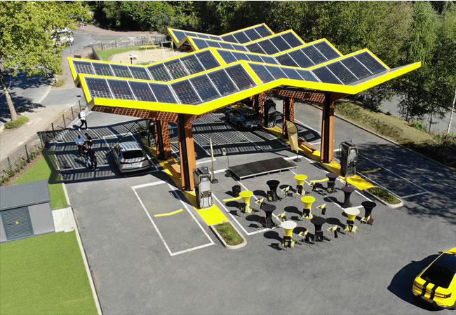 PB: Fastned und Stadt Bochum eröffnen Ladepark West / Fotograf: Florian Schmidt/Chanan BosFotograf: Florian Schmidt/Chanan Bos