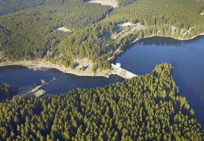 PM: Die Rappbodetalsperre im Harz ist von Wäldern umgeben und die größte Trinkwassertalsperre Deutschlands /