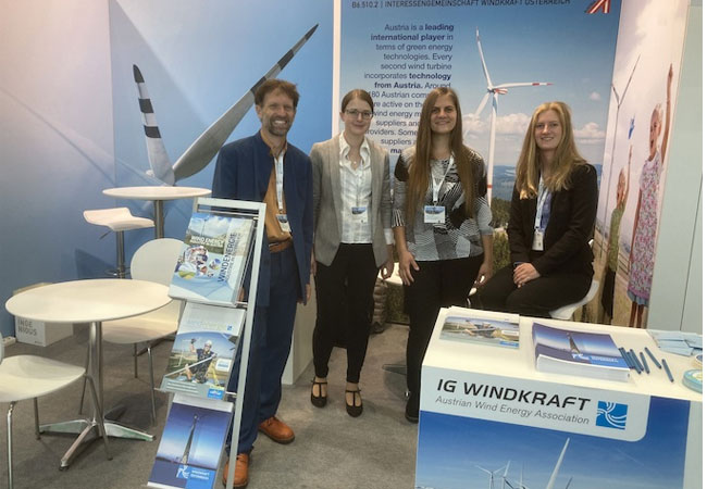 PB: Messestand der IG Windenergie auf der Windmesse Hamburg