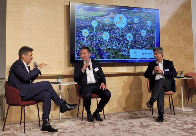 PB: Um die aktuelle Energiekrise zu meistern, braucht es jedoch Transparenz durch einen Full-Rollout, also einen „Smart Meter für alle“. / Netze BW und EMH bei Habeck / ©: Netze BW