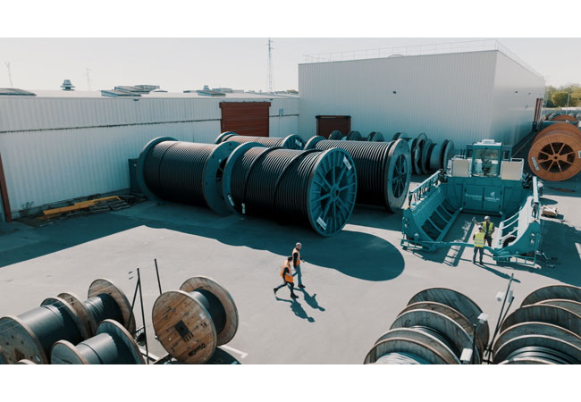 PB: Prysmian hat in seinem französischen Werk in Montereau die Produktion eines ±525 kV HVDC-Erdkabelsystems für den SuedLink gestartet. (Bildnachweis: TenneT)