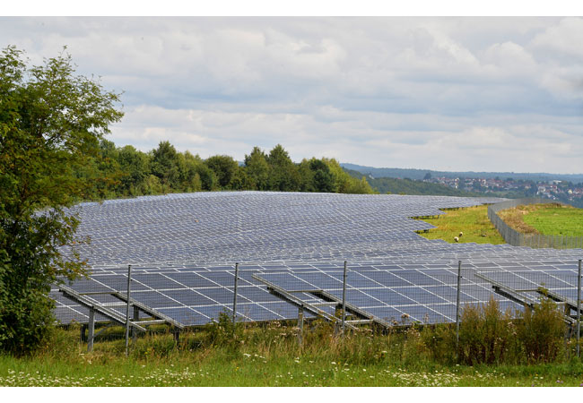 PB: Foto vom Solarpark / Bildquelle: Trianel Erneuerbare Energien/ Günther Goldstein.