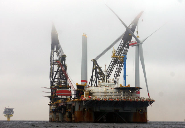 PB: Erste Windkraftanlage im Offshore-Windpark Arcadis Ost 1 ist installiert / © Parkwind (Manfred Dittmer)