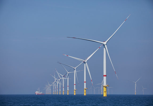 PB: Offshore-Symbolbild - HoheSee / Albatros / ©: Quelle EnBW / Fotograf: Rolf-Otzipka