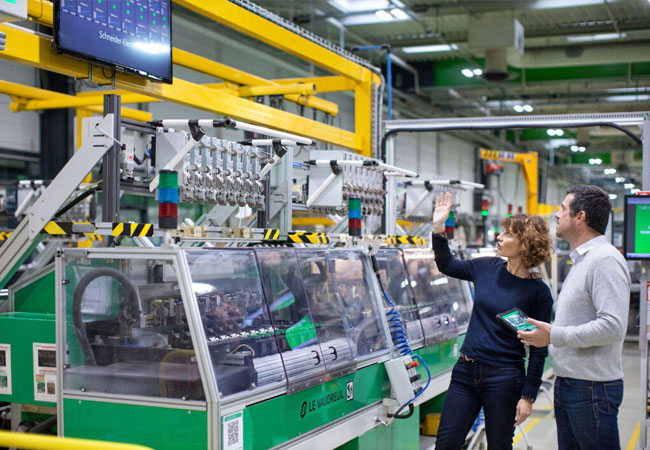 PB: Schneider Electric auf der SPS