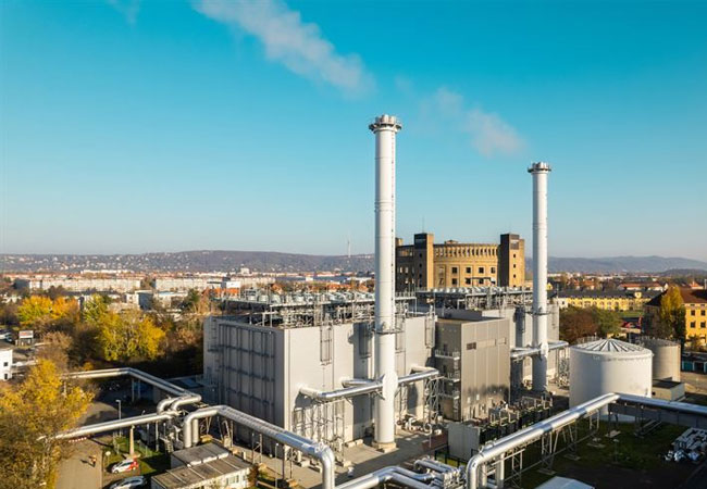 PB: The new, state-of-the-art gas engine CHP plant in Dresden generates 90 MW of electricity and 84 MW of heat, and is also black start capable. © Oliver Killig | SachsenEnergie AG