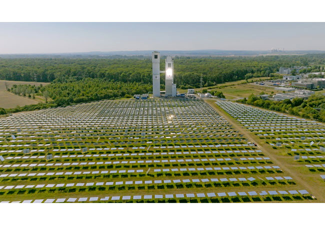 PB: Synhelion demonstriert seine Technologie zur Herstellung von Solartreibstoff im Solarturm Jülich
