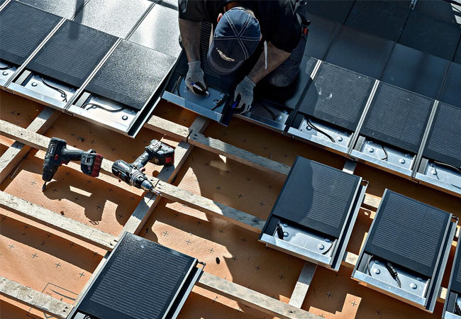 PB: Meyer Burger erhält Auszeichnung für Solardachziegel und gibt ersten Vertriebspartner bekannt