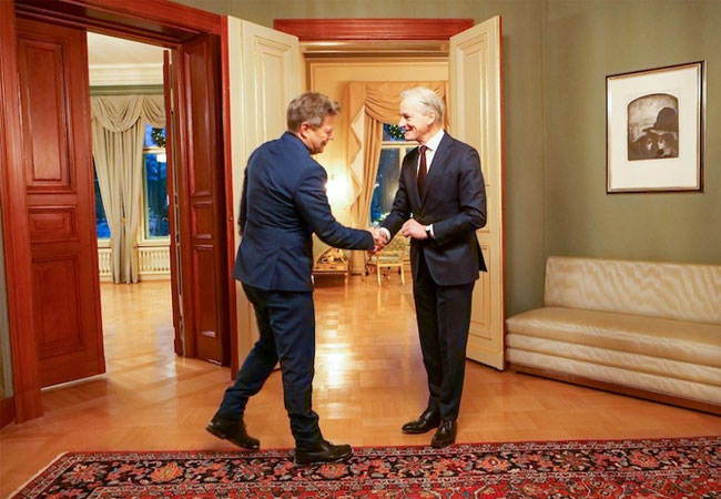 PB: © Arvid Samland / Ministry of Petroleum and Energy