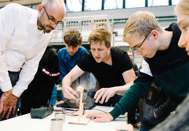 PB: Am 26. Januar informieren Hochschulen im deutschsprachigen Raum - darunter auch die FH Münster - in der digitalen Infoveranstaltung #StudyGreenEnergy über das Studium der erneuerbaren Energien. (Foto: FH Münster/Maxi Krähling)