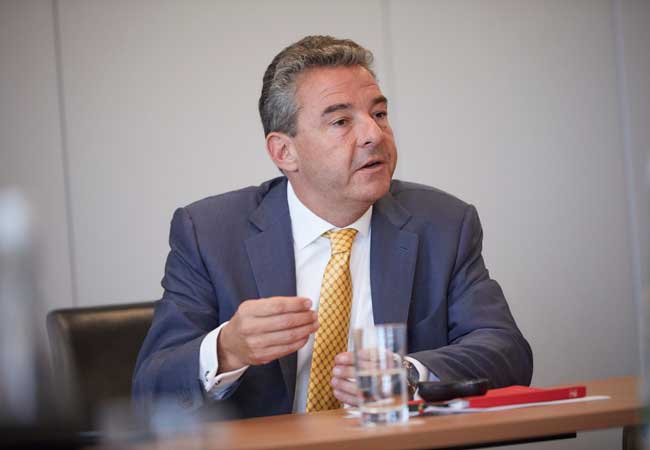 PB: Kai Furler, der Vorstandsvorsitzende der Koehler-Gruppe: „Wir benötigen konkret ausgewiesene Flächen für Windkraftanlagen und Photovoltaikparks, zur Erzeugung erneuerbarer Energie für unsere Produktion“. Quelle: Koehler-Gruppe