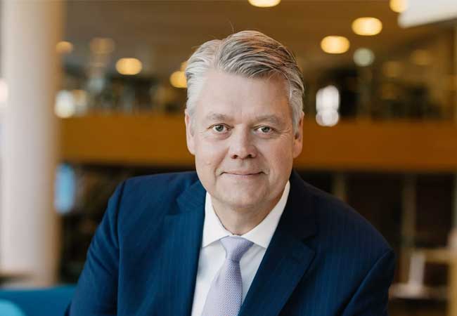 PB: Daniel Althoff, Vice President Investor Relations