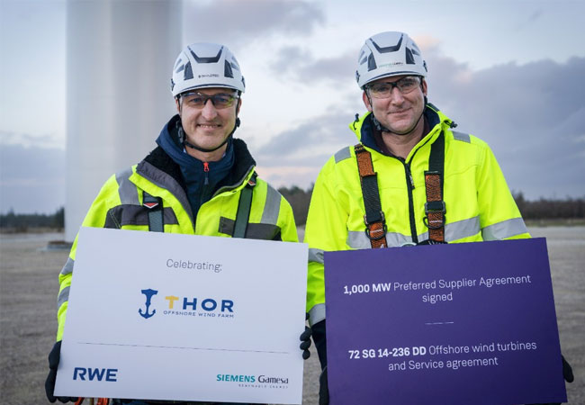PB: Sven Utermöhlen, CEO of RWE Offshore Wind (left) and Marc Becker, CEO of Siemens Gamesa’s offshore business (right), at the Danish National Test Center for Large Wind Turbines in Østerild, Denmark.