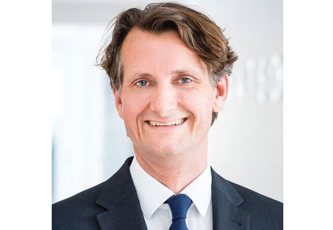 PB: DR. SEBASTIAN BAUM