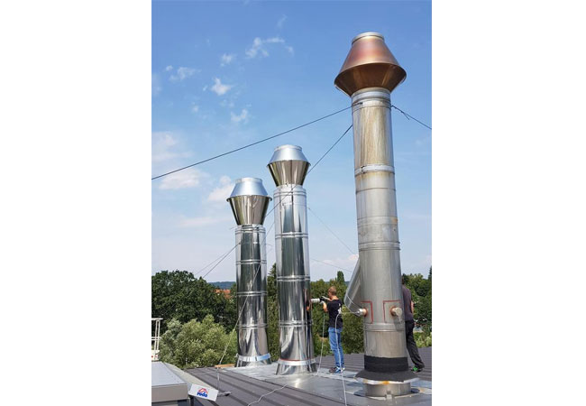 PB: Beim Industriepartner Comet Schleifscheiben GmbH wurde das Abwärmepotenzial an allen Kaminen be-stimmt und an einem davon eine Abwärmenutzung realisiert. / Fraunhofer ISE