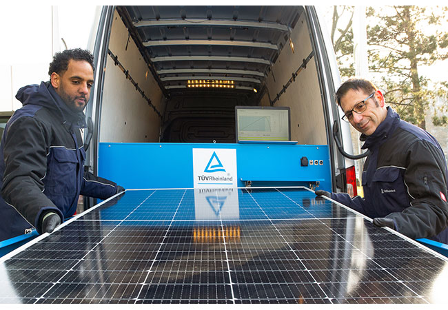 PB: TÜV Rheinland Mobile Solar Lab