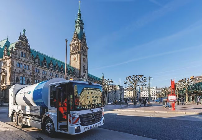 PB: Lokal CO2-neutral und leise: Der Mercedes-Benz eEconic