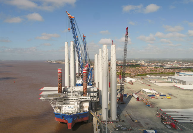 pb. Mammoet hat zwei US-Offshore-Transport-Windverträge abgeschlossen