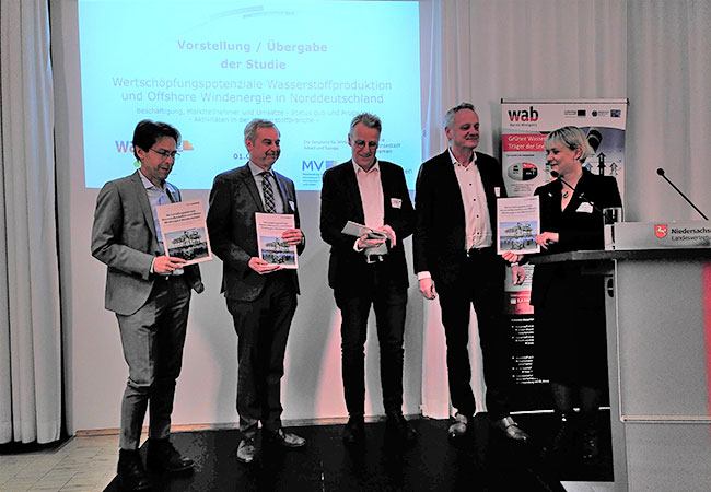 PB: Studienuebergabe „Wertschöpfungspotenziale Wasserstoffproduktion und Offshore Windenergie in Norddeutschland“ / ©: WAB