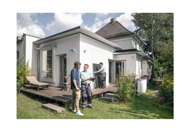 PB: Für Hausbesitzende lohnt sich die Auseinandersetzung mit dem Förder-Wirrwarr. Die richtige Kombination der Fördersummen aus Bund, Ländern und Städten macht den Klimaschutz finanziell deutlich attraktiver.