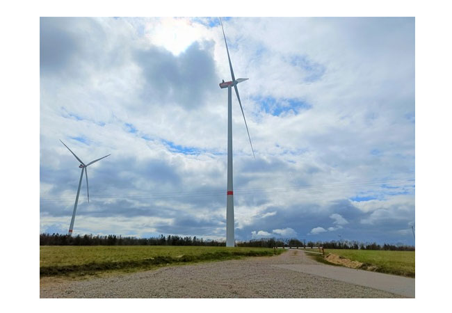 PB: Zwei der Windräder im Windpark Kröppen I / ©: Energieagentur Rheinland-Pfalz