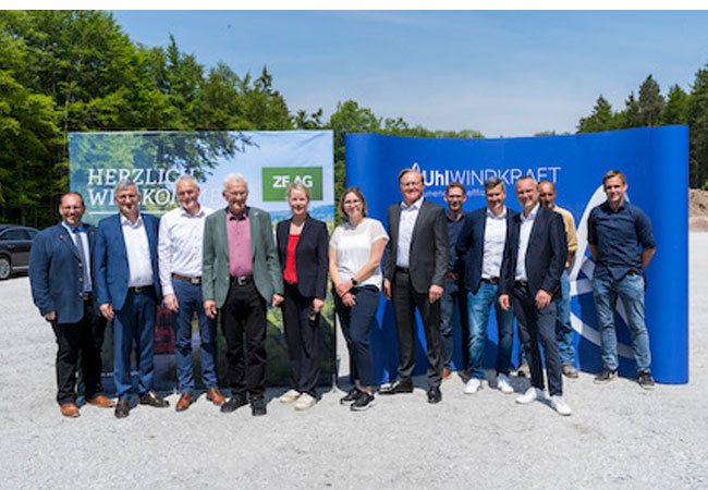 PB: Kretschmann (viertes von Links) beim Besuch des Windpark-Projekts Sulzbach-Laufen. / ©: Staatsministerium Baden-Württemberg
