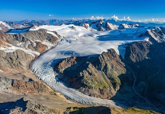 PB: Die schmelzenden Gletscher gehören zu den offensichtlichsten durch den Klimawandel bedingten Veränderungen in den Alpen. Foto: DAV/Jörg Bodenbender