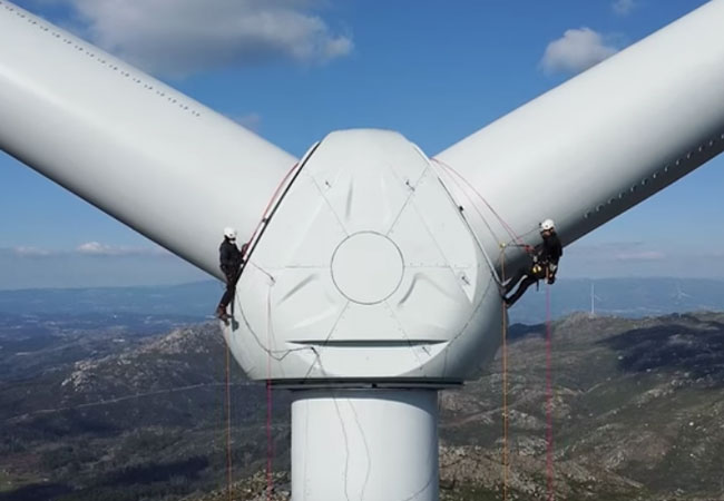 PB: So riskieren Techniker von Windkraftanlagen ihr Leben für erneuerbare Energie in Portugal