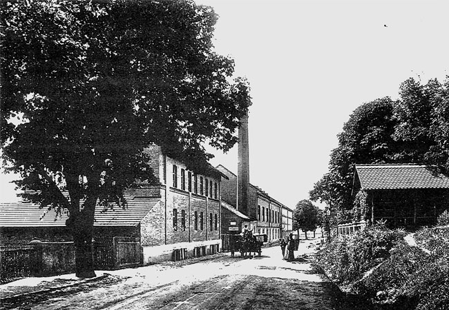 PB: Das Werk von WEILER bei der Gründung 1938 in Herzogenaurach … (Foto: WEILER)