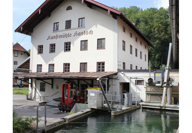 PB: Die traditionsreiche Wasserkraftanlage in Berchtesgaden-Gartenau wurde in zwei Abschnitten saniert und modernisiert. Kunstmühle Haslach / Foto: AUF Eberlein & Co GmbH