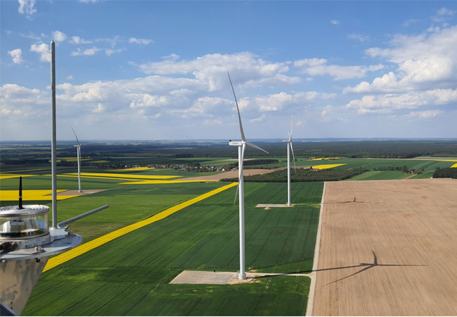 PB: Der von VSB realisierte Windpark Baranów-Rychtal versorgt 36.000 polnische Haushalte mit Strom und ist ein wichtiger Schritt zur Erreichung der Ziele des Landes im Bereich der erneuerbaren Energien. / ©: VSB Gruppe