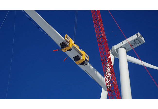 PB: In der Praxis bewährt: Der Windkraftanlagenhersteller Enercon setzt auf die Traversen der RBC-Reihe. Foto: Ingo Jensen/ematec
