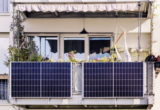 PB: DUH zum Bürokratieabbau für Balkonkraftwerke im Solarpaket / ©: Adobe Stock - Maryana / DUH