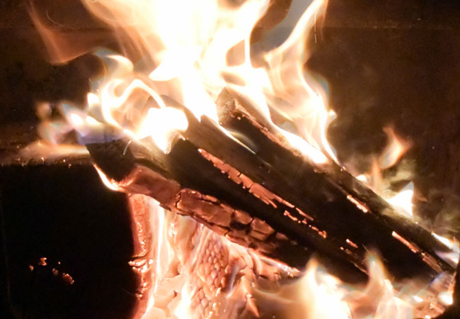 Hybride Heizungssysteme: Wärmepumpe mit der Kraft des Feuers kombinieren