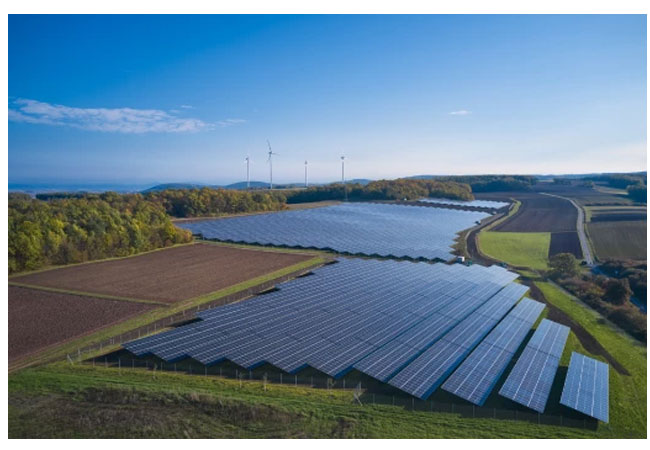 PB: Trianel Erneuerbare Energien erwirbt 12 Hektar-PV-Freiflächenanlage in Unterfranken