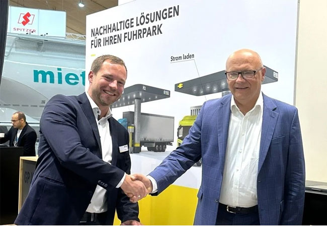 PB: Im Rahmen der Messe NUFAM in Karlsruhe gaben das Energiewende-Unternehmen GP JOULE und der Hersteller Ekoenergetyka ihre Kooperation bekannt / ©: GP JOULE