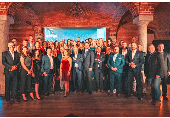 PB: Ein Team, eine Vision, 15 Jahre Engagement: VSB Polen feiert 15 jähriges Bestehen und die Eröffnung des 42,6MW-Windparks Baranów-Rychtal / ©: VSB Gruppe