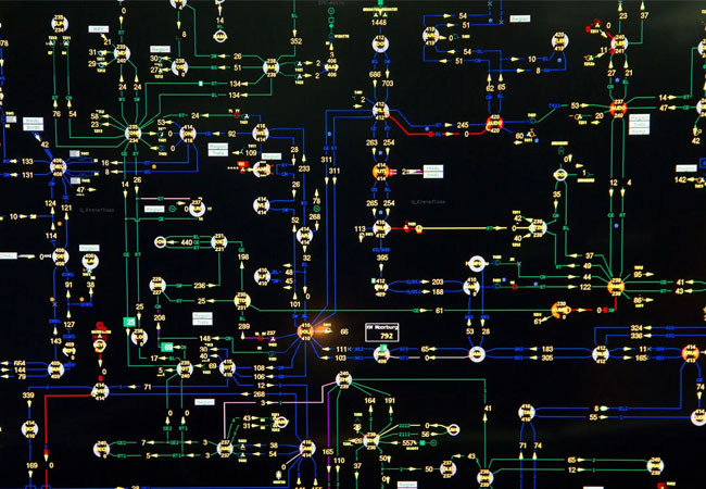 PB: Zur Erreichung der deutschen und europäischen Energie- und Klimaschutzziele werden Sektoren wie Strom, Verkehr und Wärme souverän digital mit einander vernetzt