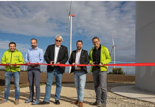 PB: Am Nationalfeiertag Österreichs zukünftige Energie-Unabhängigkeit feiern / V.l.n.r: Harald Müllner (Projektleiter), Markus Winter (CTO Windkraft Simonsfeld), Herbert Bauch (Bgm. Dürnkrut), Stefan Istvanek (Vize-Bgm. Dürnkrut), Alexander Hochauer (CFO Windkraft Simonsfeld) / Astrid Knie / Windkraft Simonsfeld
