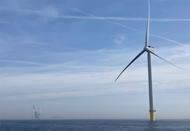 PB: Offshore Wind Turbine im Windpark „Hollandse Kust Zuid“.
