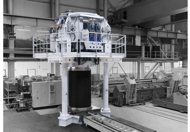PB: Die Graebener® Stack-Presse unterstützt die technische Prüfung von Elektrolyse-Stacks (© by Graebener®)
